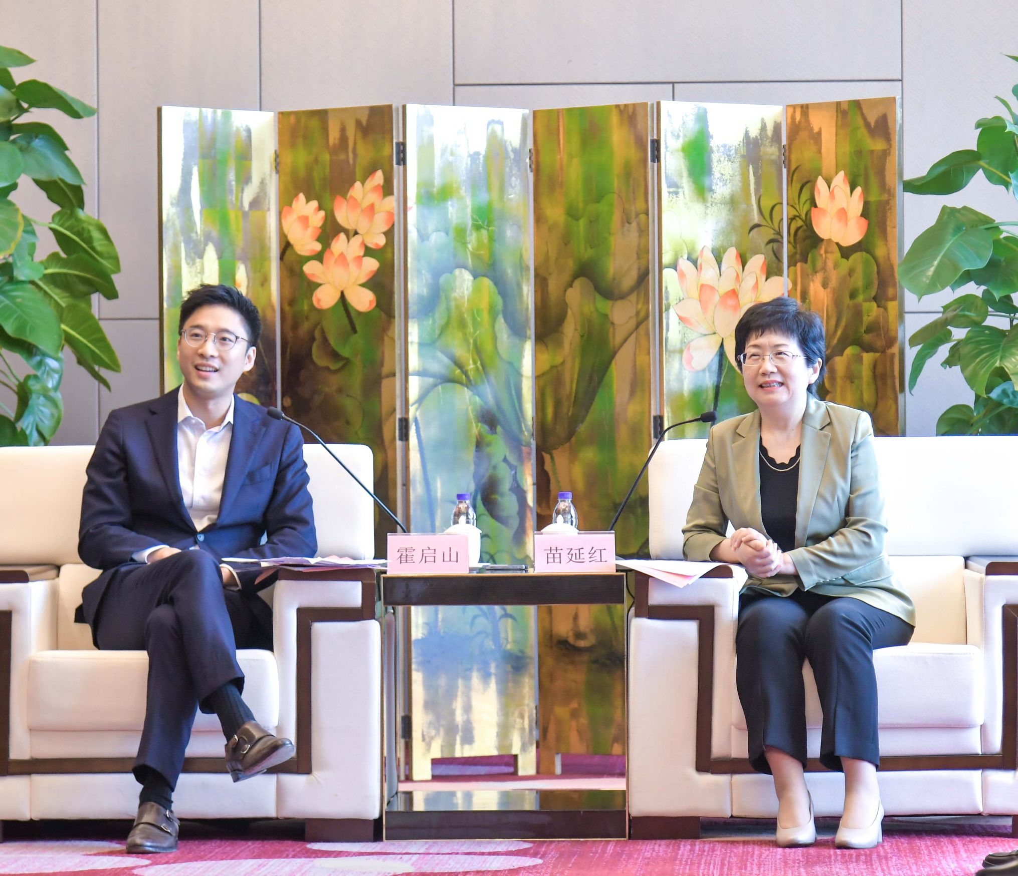 霍啟山率香港總商會中國委員會考察團參訪海南