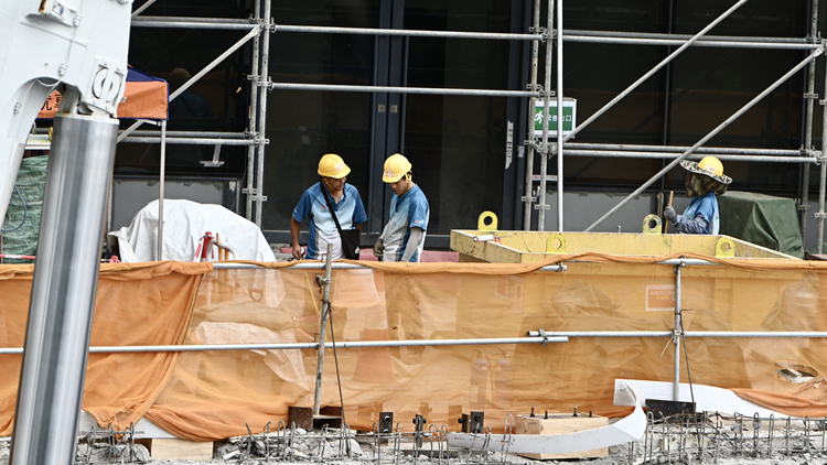 發展局：截至下午5時 建造業收11份合共3910名輸入勞工申請