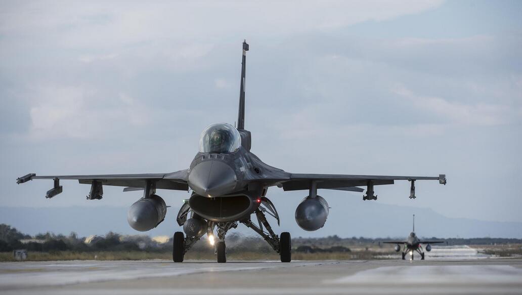 美國同意丹麥和荷蘭向烏克蘭提供F-16戰機 