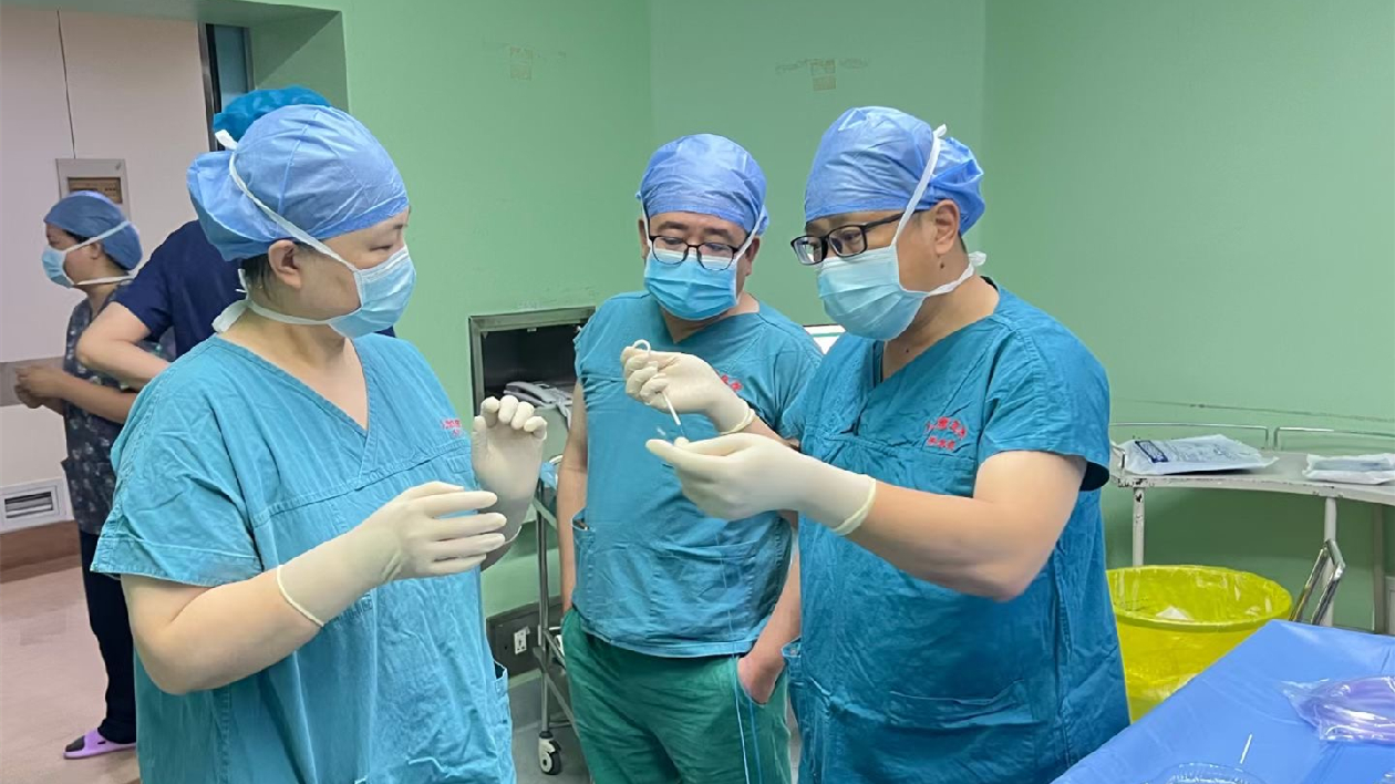 哈醫大六院呼吸中心楊海明醫療團隊開展全麻支氣管鏡球囊擴張技術