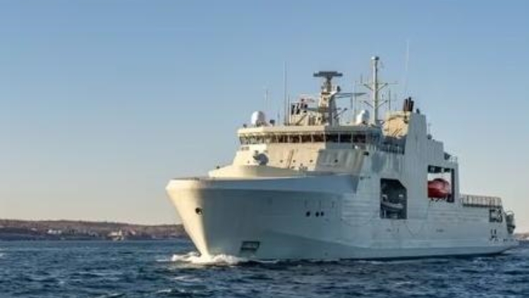 加拿大一艘新的北極和近海巡邏艦交付給海軍艦隊