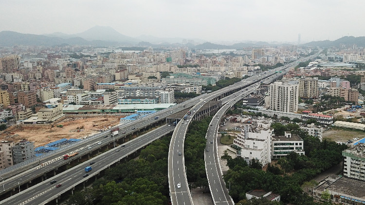 深圳發布颱風紅色預警 19時起全市高速入口封閉