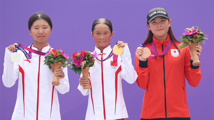 【亞運奪冠】13歲崔宸曦奪滑板女子街式金牌 成中國最年輕亞運冠軍