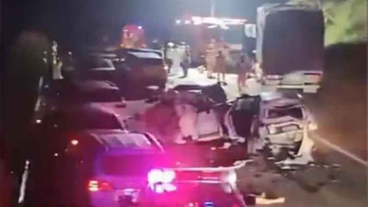 5人死亡15人送醫！凌晨突發多車追尾，廣西梧州通報