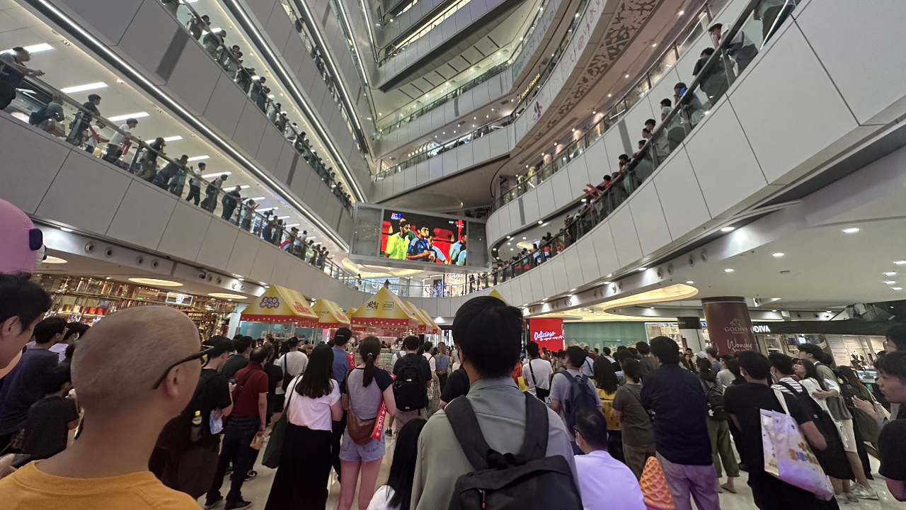 圖集 | 大批香港市民在商場為港隊打氣
