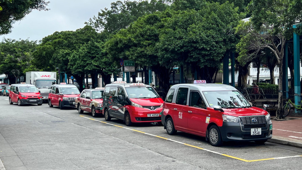Uber與HKTaxi合作 9日推「按表收費的士」