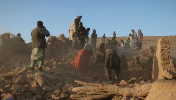 追蹤報道 | 外媒：阿富汗西北部地震遇難人數已升至2445人