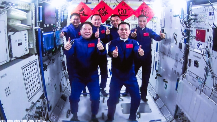 中國航天員乘組完成在軌交接 「博士乘組」將返回地球