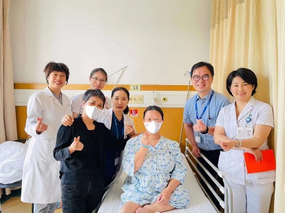 「瓷娃娃」媽媽誕下健康寶寶 港大深圳醫院多學科團隊齊心呵護