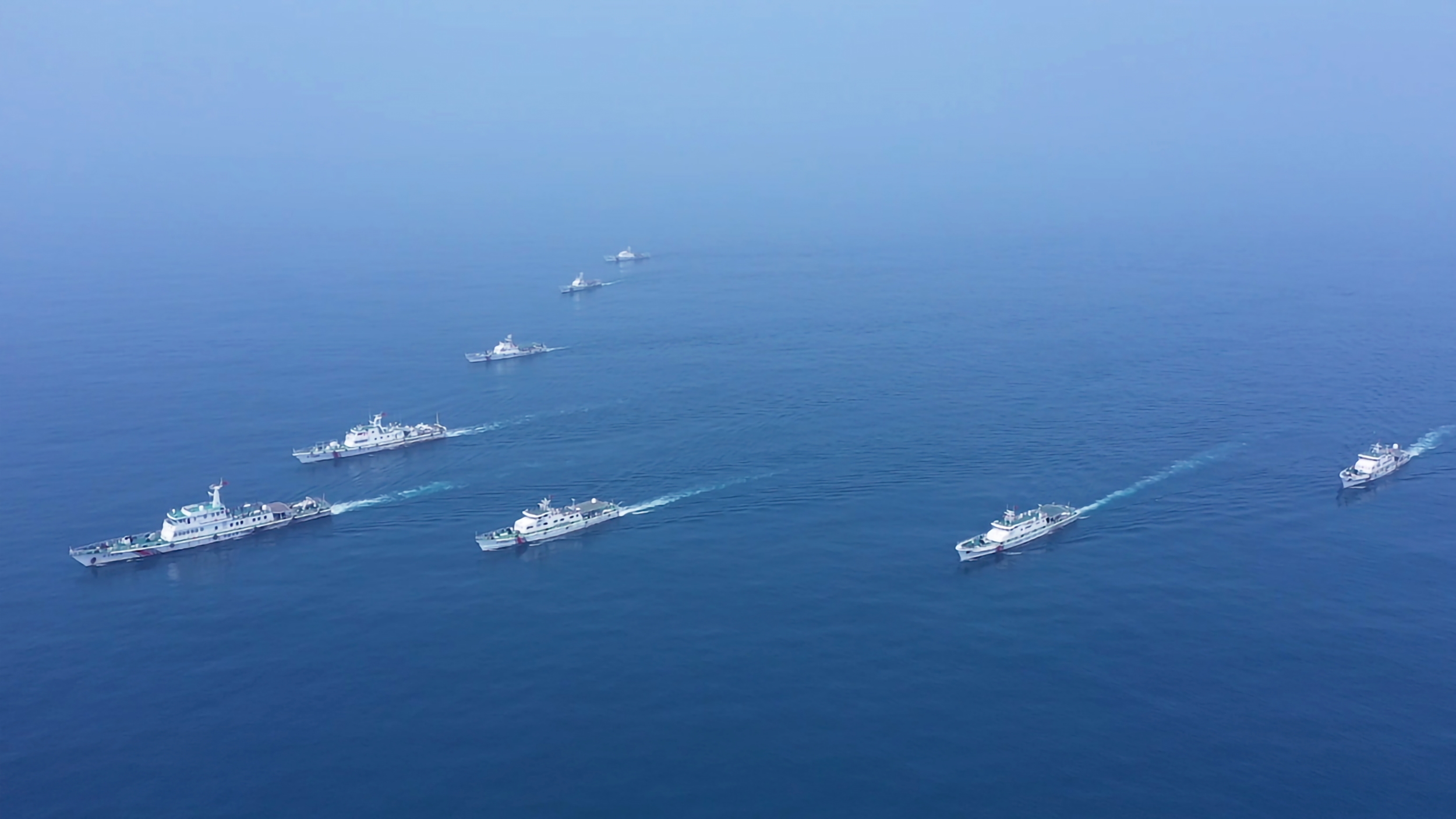 中國海警艦艇編隊11月9日在我釣魚島領海巡航