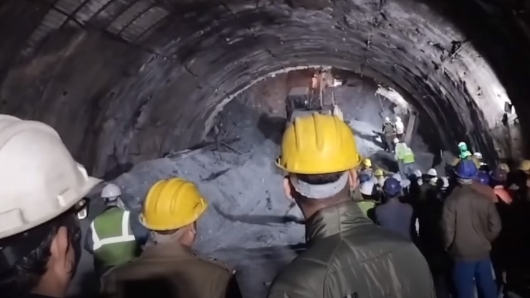 印度隧道坍塌第四天40名工人仍困隧道內