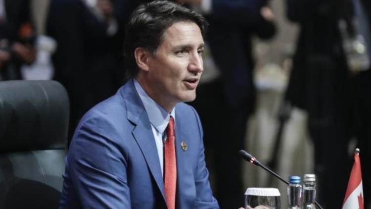 加總理：加拿大將向烏克蘭交付1.1萬支突擊步槍