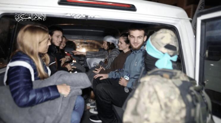 以色列接收獲釋的第六批被扣押人員 
