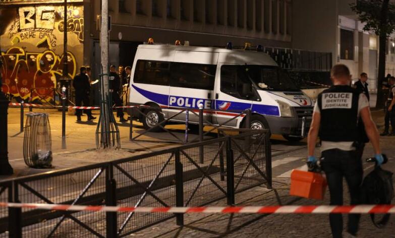 巴黎發生持刀襲擊案致1死2傷 馬克龍向遇難者家屬致哀