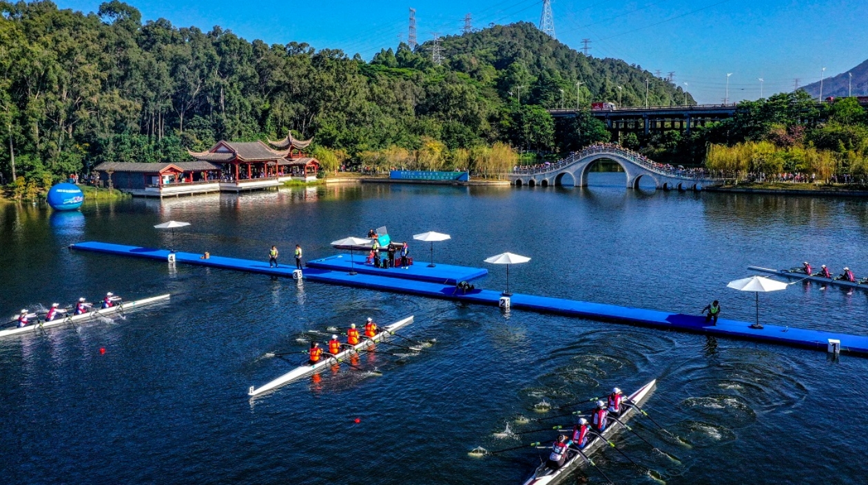 22支賽艇上演「水上飛」 世界冠軍贊長安山水「小千島湖」