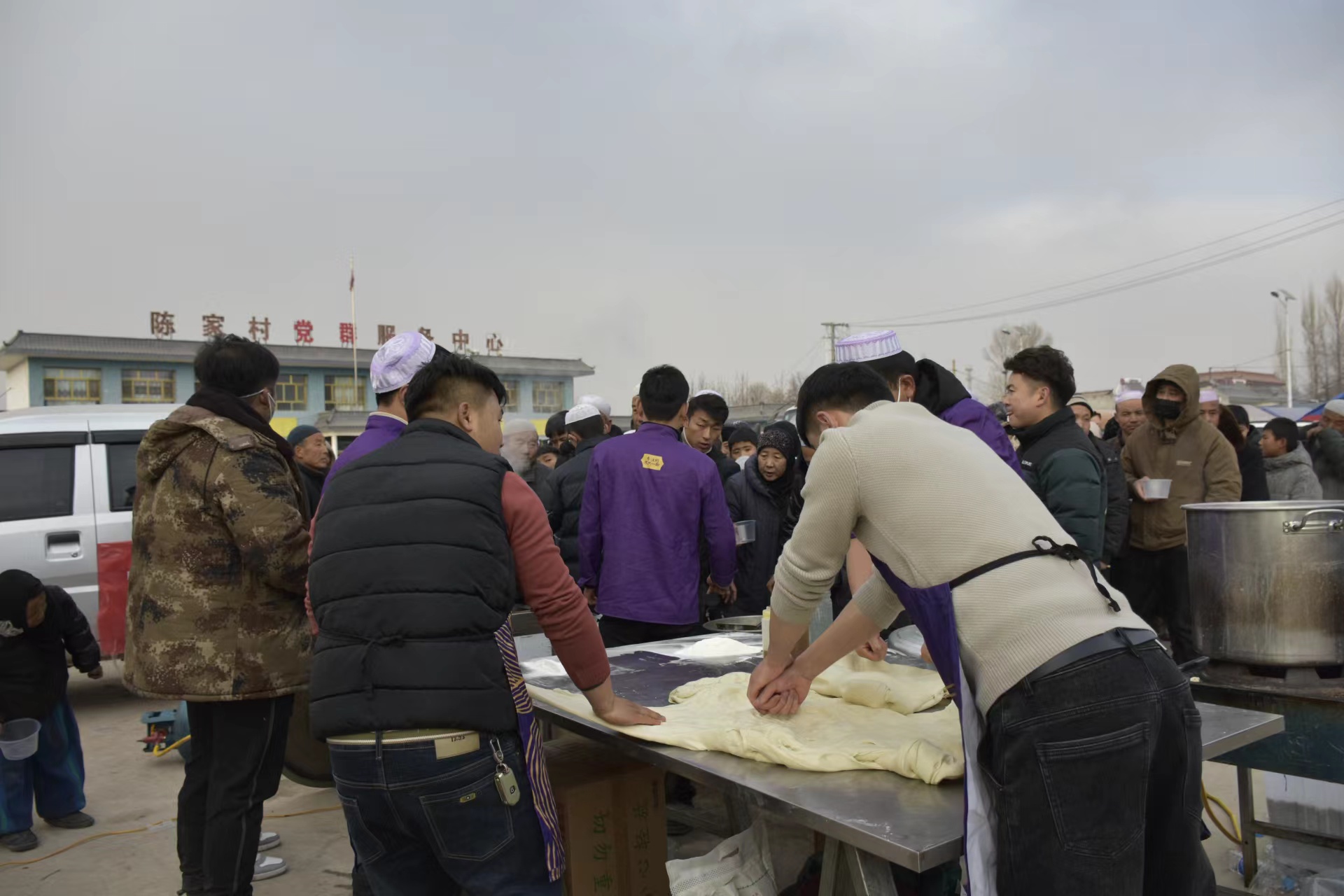 近13萬件救災物資送抵 甘肅：確保受災群眾有衣穿、有飯吃、不受凍