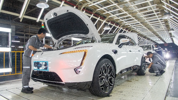 中國新能源汽車保有量超過2000萬輛