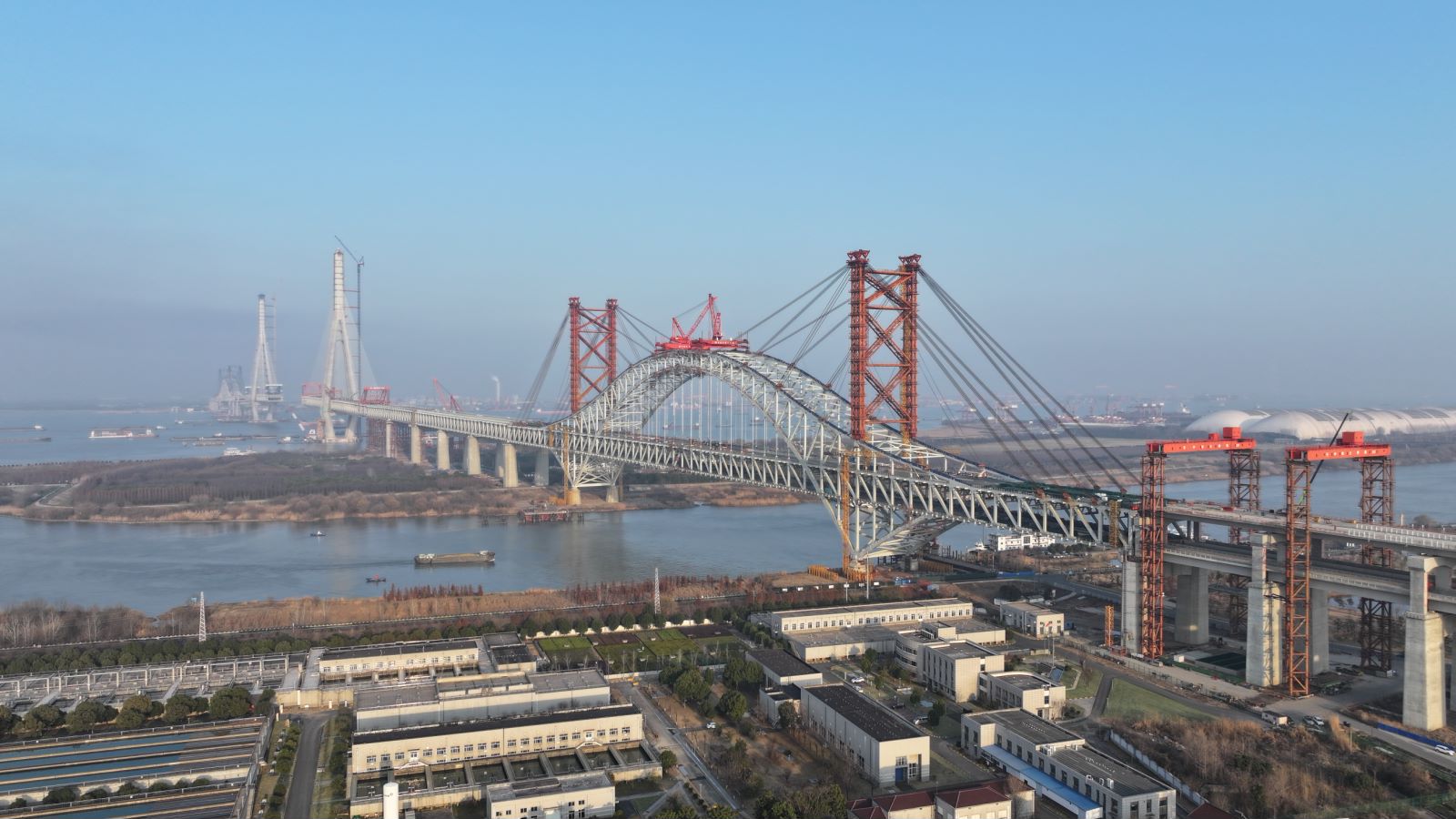 常泰長江大橋錄安洲專用航道橋成功合龍