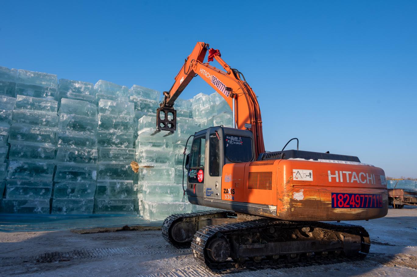 哈爾濱冰雪大世界全面啟動存冰工作
