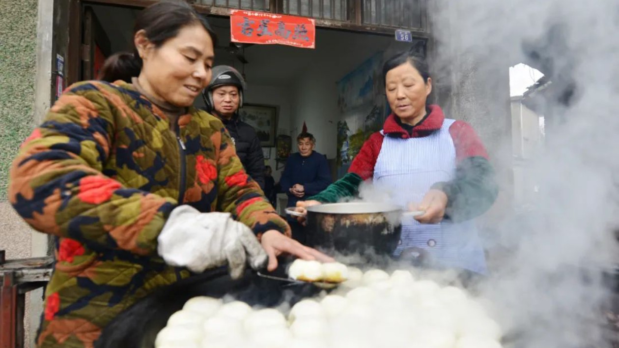 安徽巢湖：送灶粑粑飄香 年味漸濃