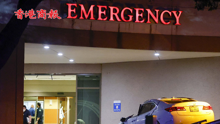 有片丨美國得州一輛汽車撞入醫療中心 造成1死5傷