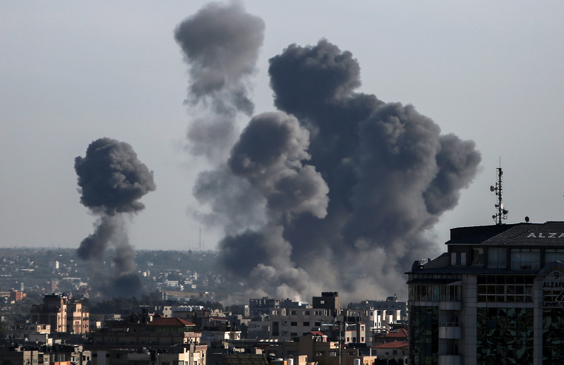 以軍空襲加沙中部至少18人死亡 