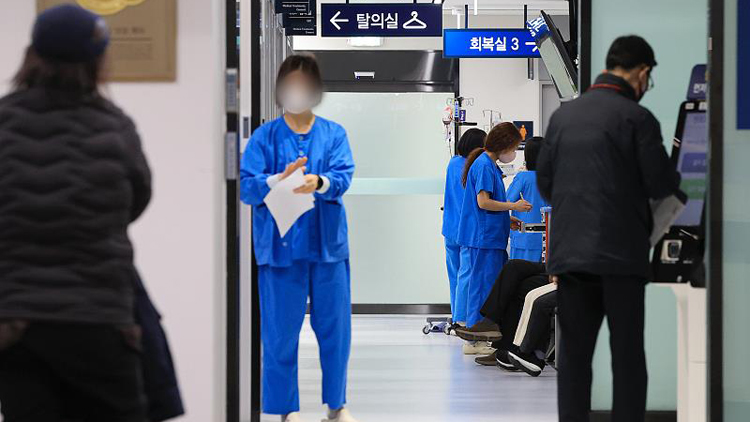 韓國醫生「辭職潮」再發酵：政府拒絕讓步 醫學界將追究政府責任
