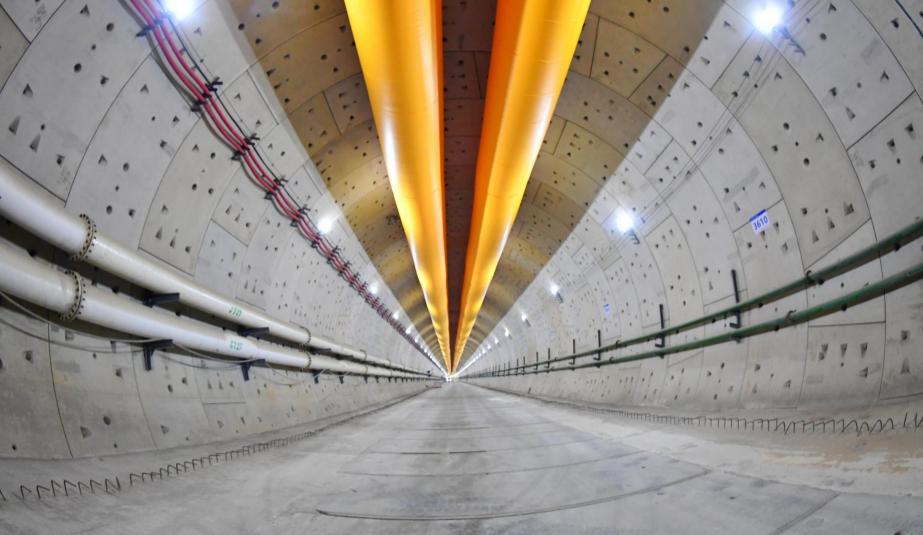 全長9640米，廣湛高鐵湛江灣海底隧道貫通