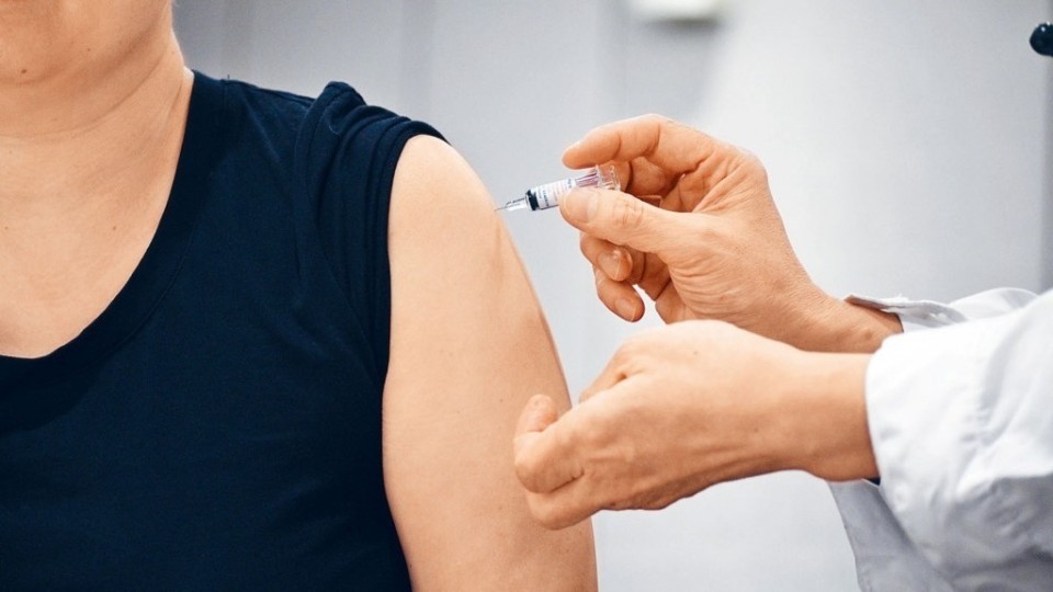 科學委員會：優先接種季節流感疫苗擬涵蓋醫護與孕婦及長期健康問題等人士