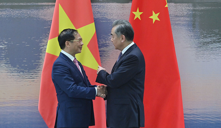 王毅晤越南外長 強調要警惕在地區搞陣營對抗破壞和平穩定大局