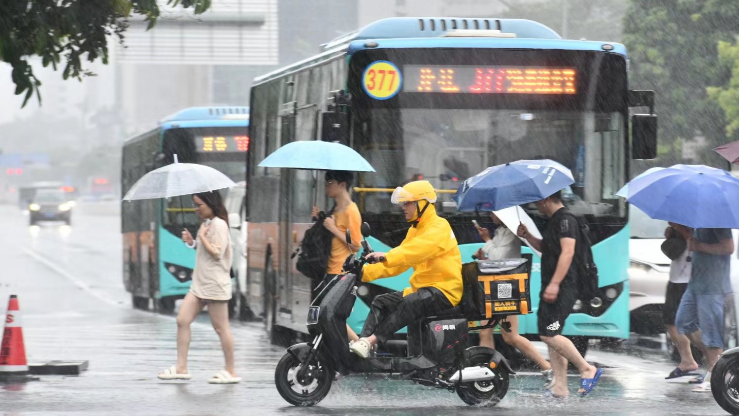 深圳市發布分區暴雨黃色預警信號