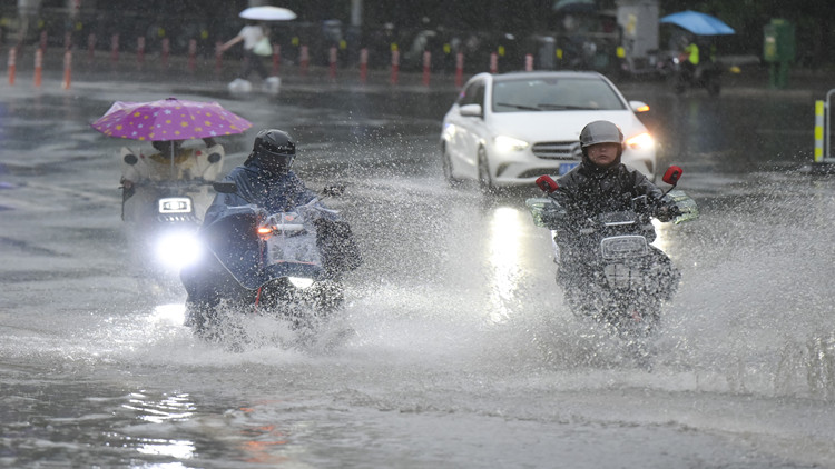 廣州9區發布暴雨黃色預警信號 學生可延遲上學