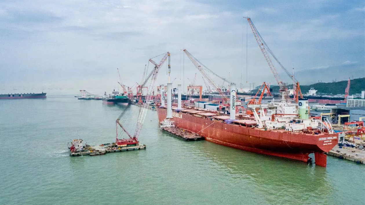 深圳迎來首艘20萬噸級改裝風帆船