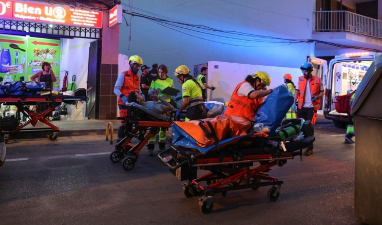 西班牙一海濱餐館坍塌致4死16傷 
