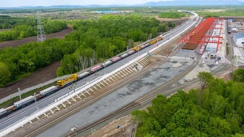 中國在建最北高鐵啟動鋪軌