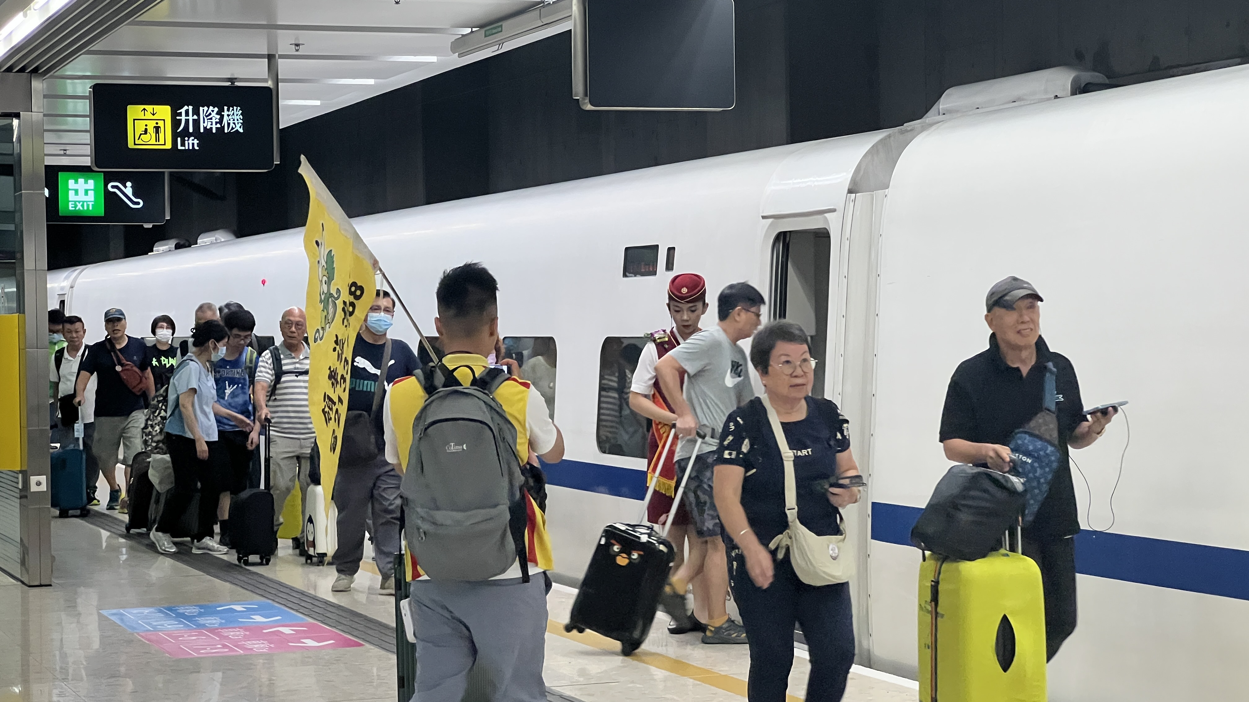 圖集 | 香港—北京首班動臥列車開出