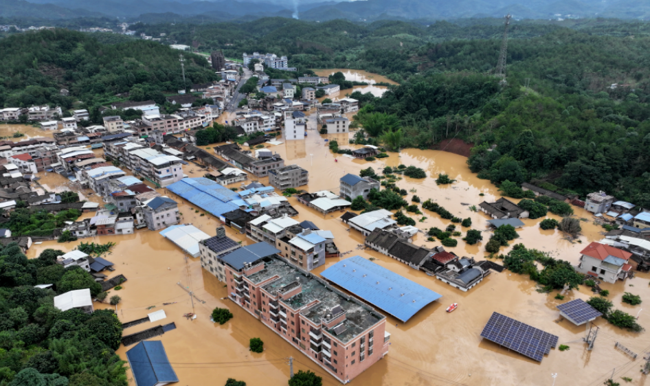 粵省市場監管局組織首批救援物資運抵蕉嶺抗洪救災前線