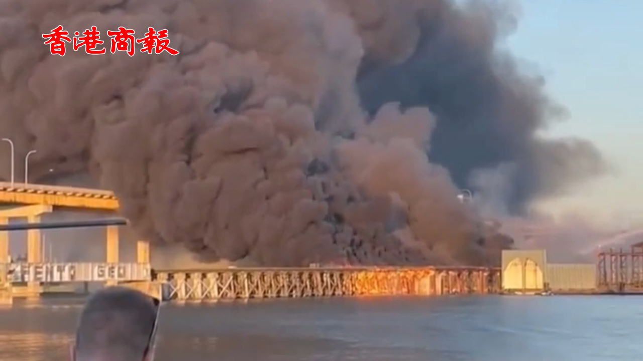 有片丨加拿大一鐵路橋發生火災 火焰吞噬橋樑