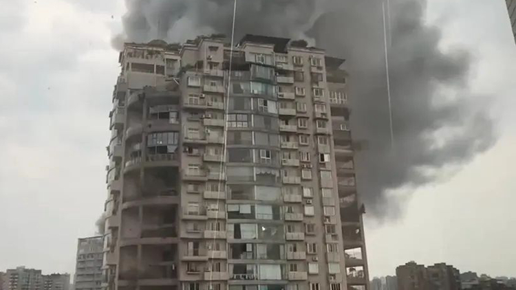 四川自貢市一百貨大樓起火 已造成6人死亡