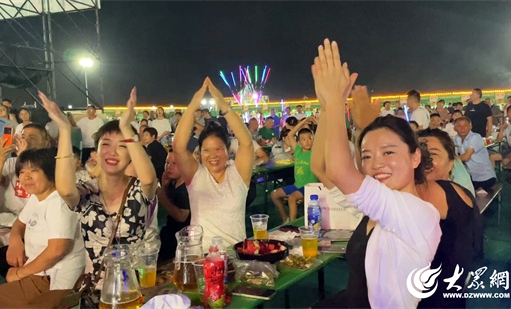 图片2：临淄啤酒节的成功举办，成为一场文旅融合繁荣“夜经济”的典范_副本.jpg